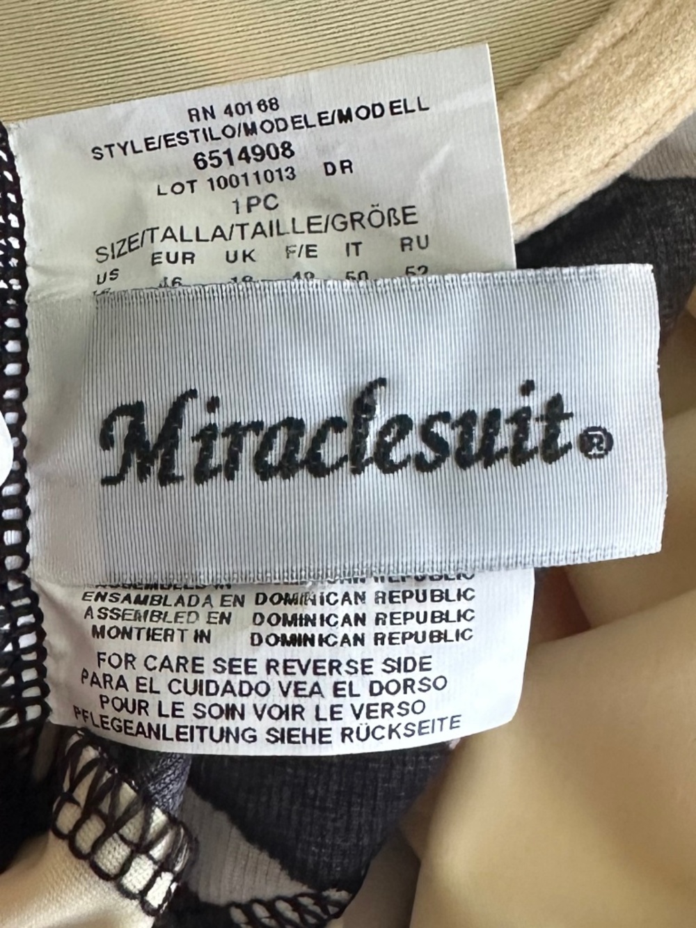 Miraclesuit Opposites Attract Sanibel Underwire One-Piece Swimsuit 16 Beach Pool - Picture 6 of 13